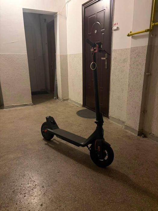 Vand trotineta electrica xiaomi si bicicleta velors