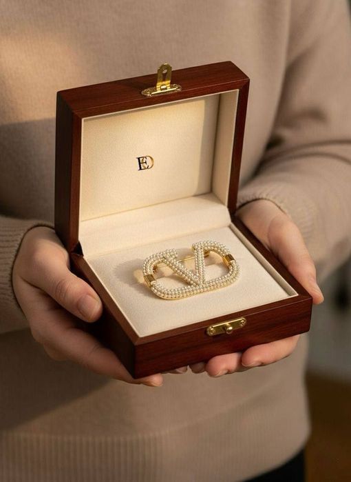 Broșe cadoul ideal pentru cineva drag