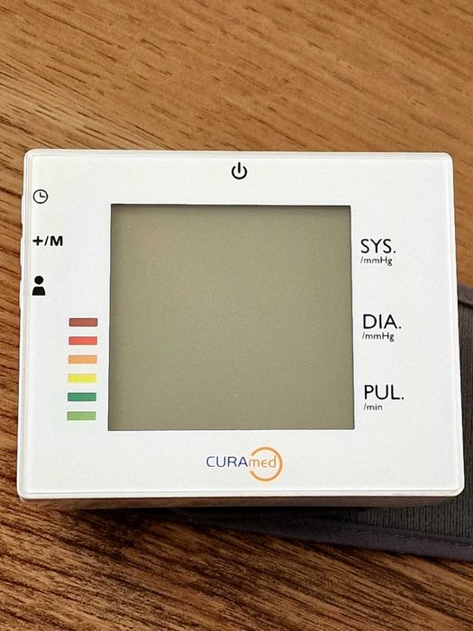 Tensiometru digital antebrat Curamed MD 12802 cu ghid vocal engleza