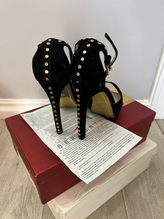 Босоножки женские