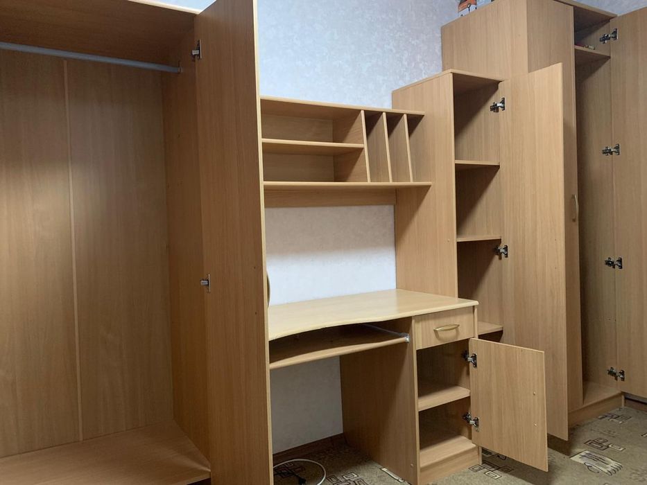 Школьный уголок со шкафом