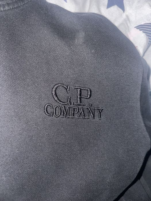 Продам кофту c.p company
