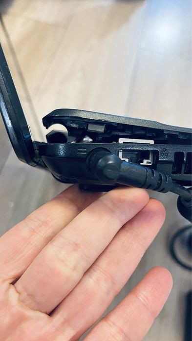 Laptop vechi defect, fără hard disk