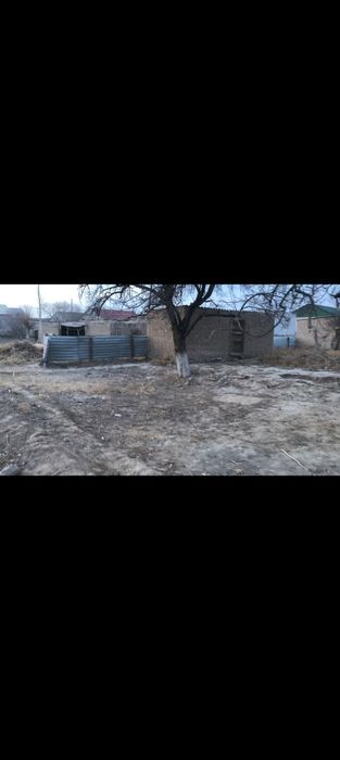 Майколхозда каналдын бойында времянка сатылады