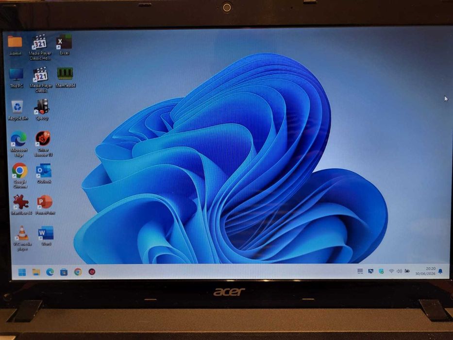 Acer Aspire E1-531 15.6" CPU Intel Pentium B960 2.2GHz 8Gb Dual DDR3 SSD 256Gb SATA