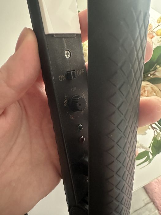 Vand placă de indreptat parul, Eltron