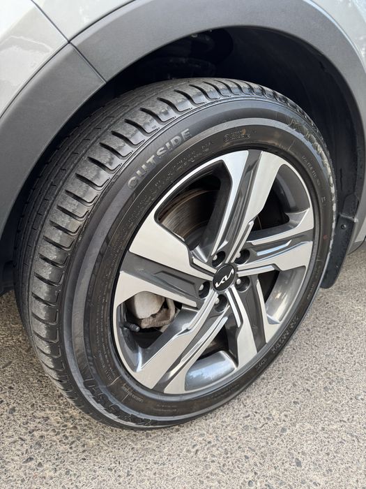 Kia Sorento 2.5 Full Black Edition 7 Kishilik 2022/2023 Srochno