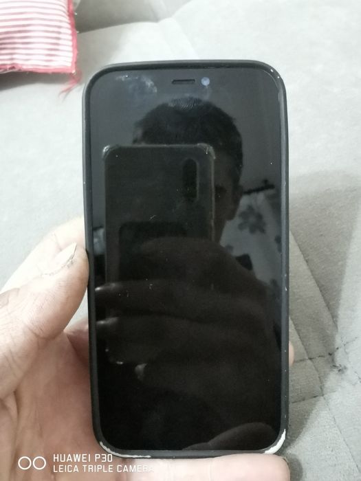 IPhone 12 mini - за части
