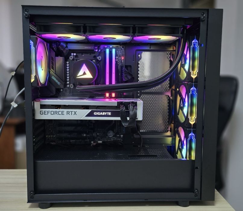 Setup PC Gaming cu Ryzen 7 7800X3D + RTX 3070 Vision White + Alienware 360Hz