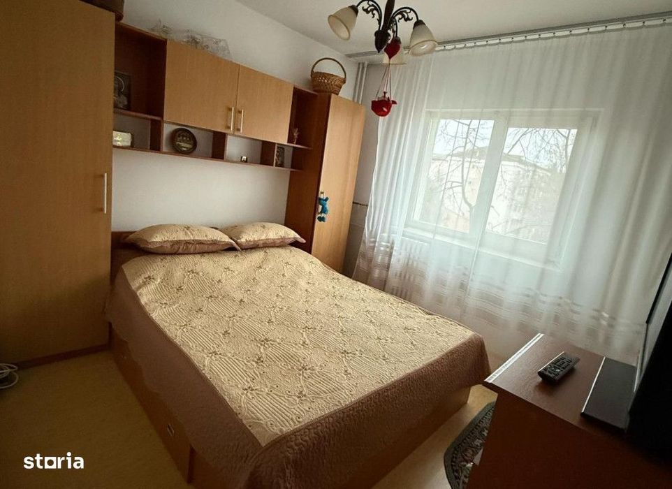 Apartament 2 camere Podul de Fier , 46 metri, etaj 3 Cod:162396