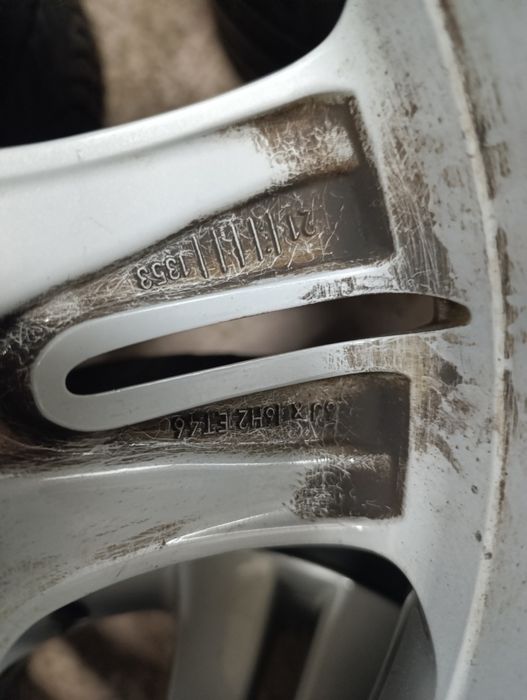 Гуми 205 60 16  и 2 броя джанти