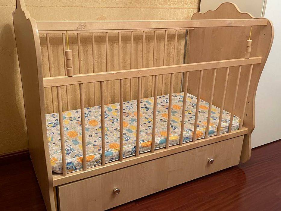 Продам детскую кроватку