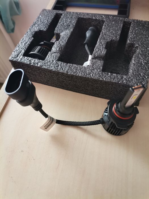 set de becuri LED pentru faruri auto