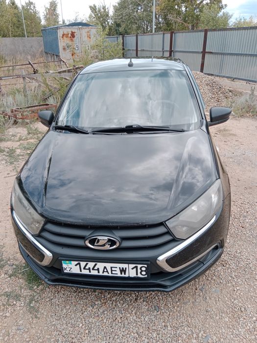 Машина Лада гранта