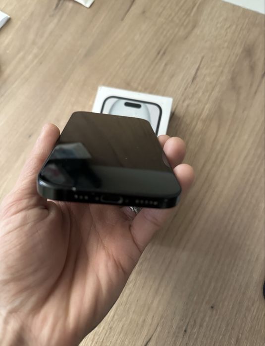 Продам Айфон 15