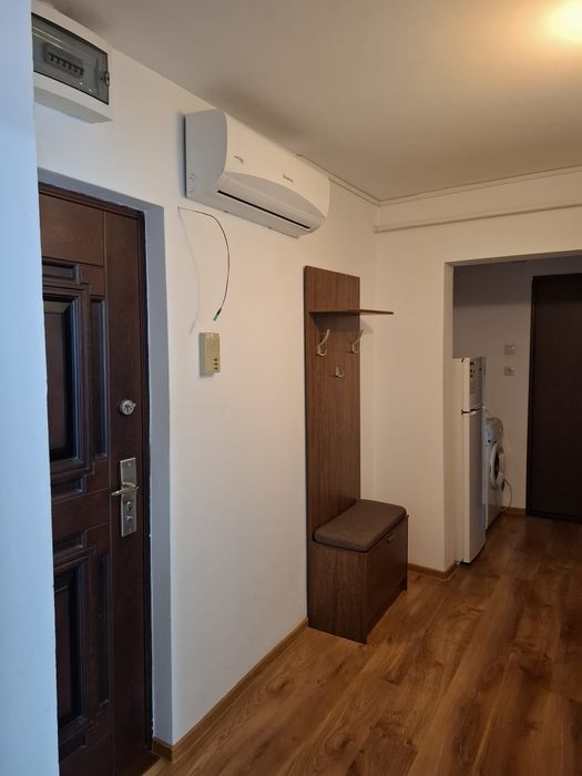 Închiriez apartament două camere decomandat