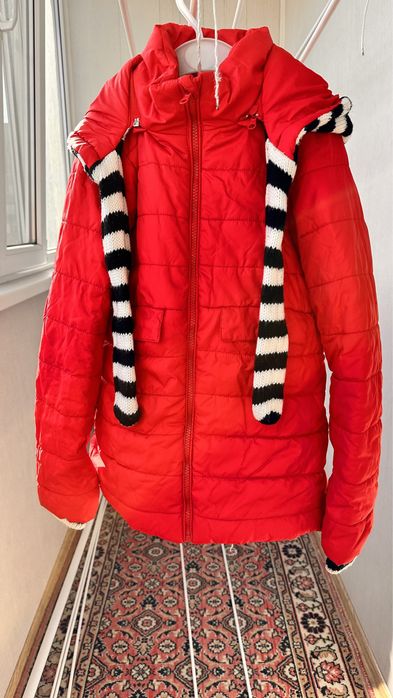 Продам куртку на девочку