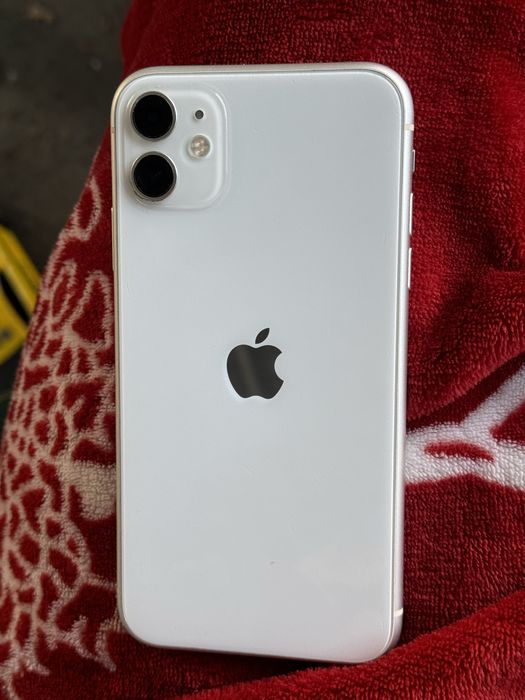 iPhone 11 белый 128гб
