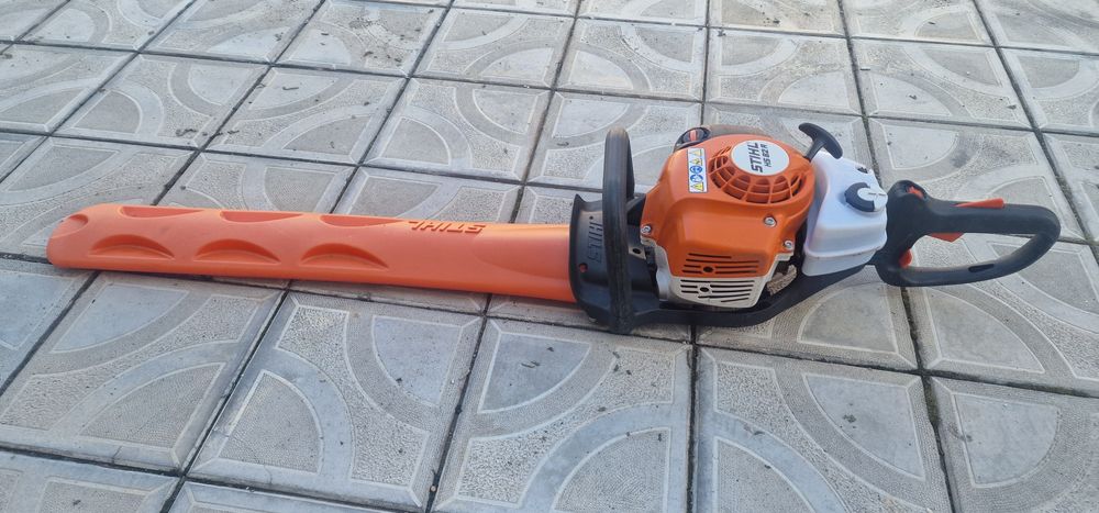 Бензинов храсторез STIHL HS 82 R