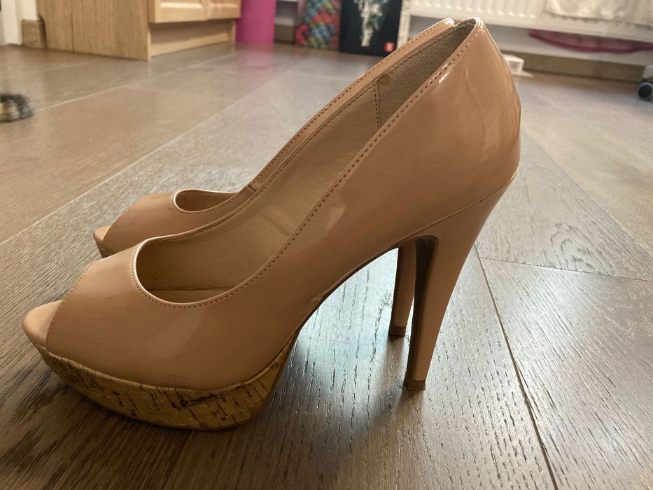 Sandale elegante de vânzare