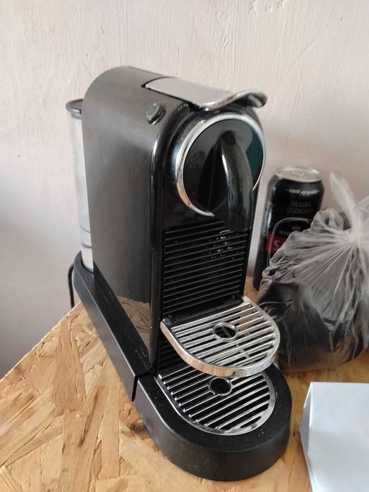 Mașina de cafea Nespresso