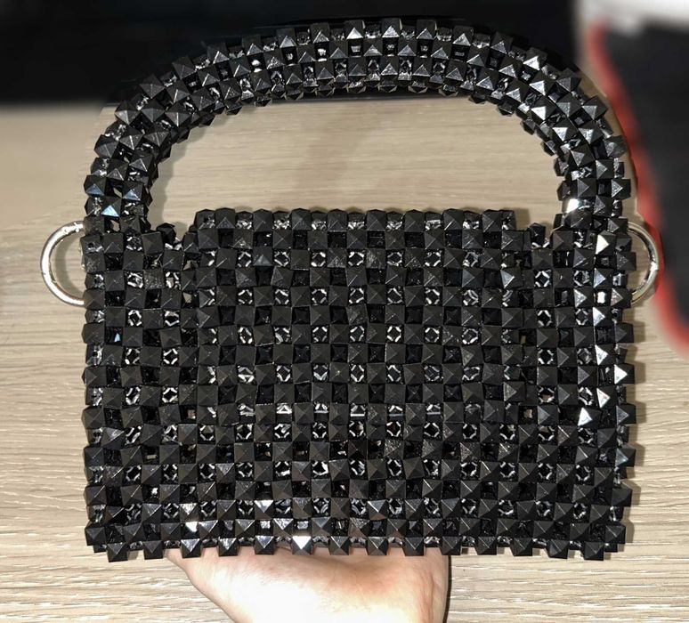 Плетенная сумочка из бусин