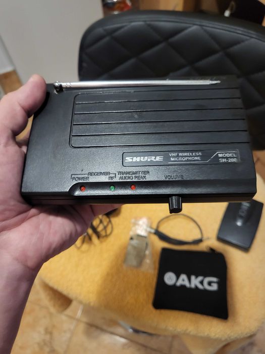 Akg c411 Violin Pickup+Shure SH-200 Wireless System
