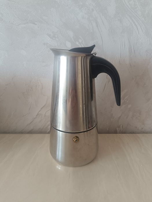 Продам кофеварку