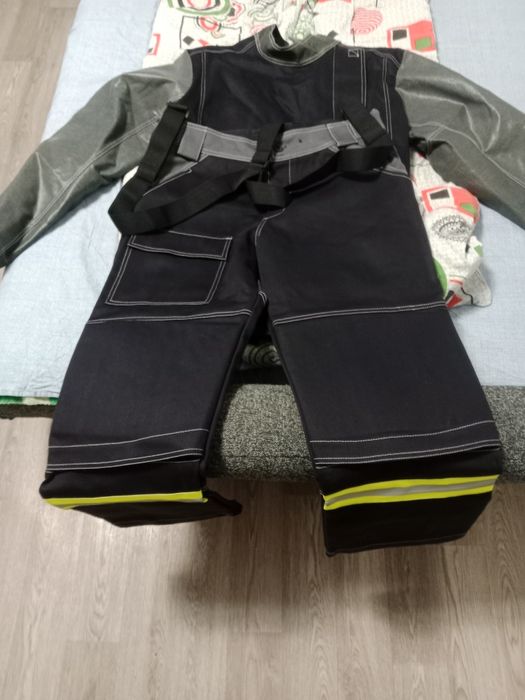 Продам спец одежду сварочный кастюм . Костюм слесаря хб 100.