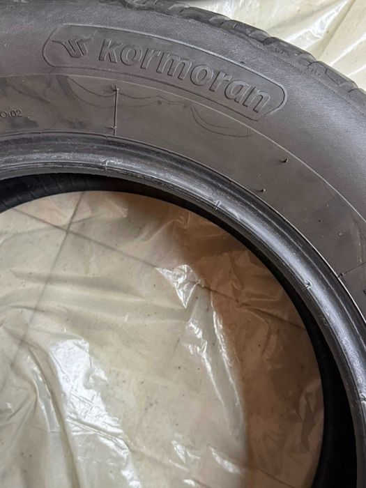 2xPirelli P Zero 225/40 R19 DOT3419, 2xRX Motion RoadX 255/35 R19 DOT4124, 4xKormoran Road Performance 195/65 R15 DOT2623