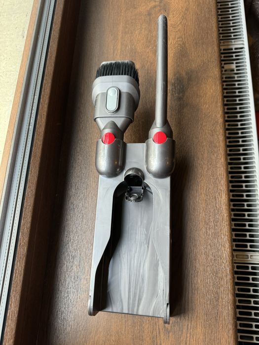Dyson V11  suport perete plus perii accesorii aspirator