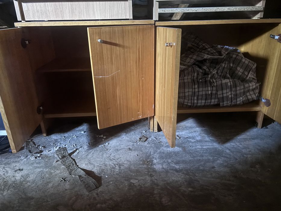 Тумбы старые разные