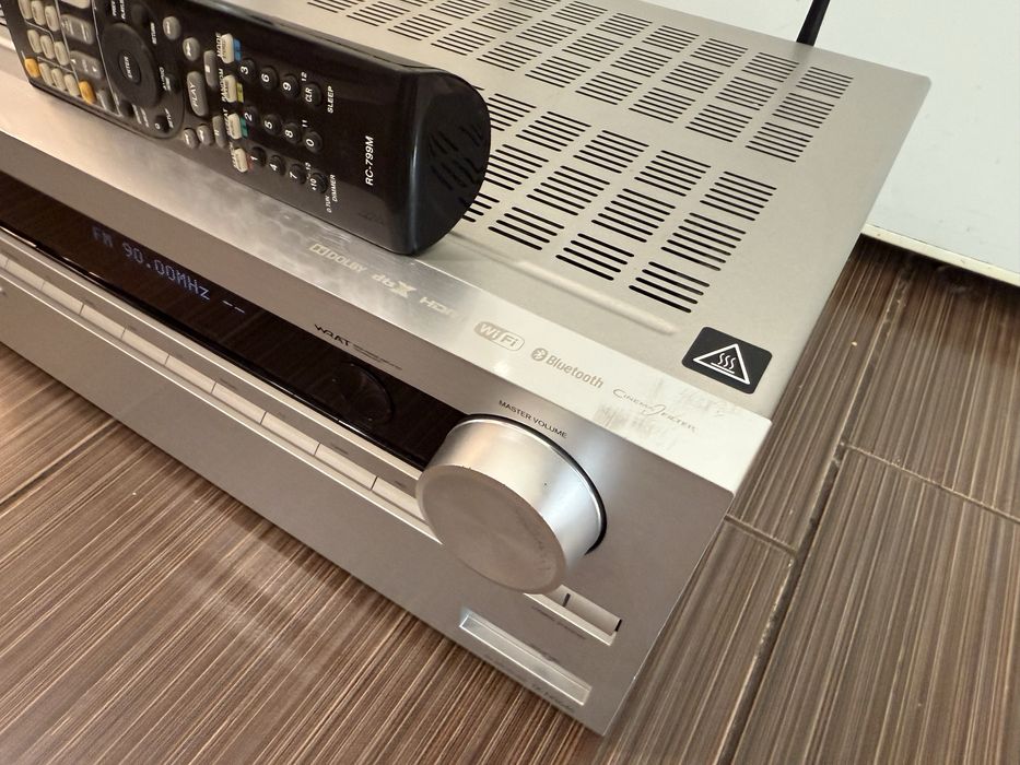 Onkyo TX-NR646 Bluetooth Wi-Fi