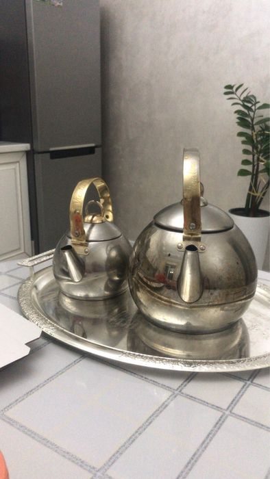 Продам  два чайника с нурти чистоя