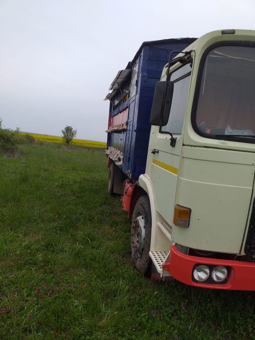 Vând camion apicol omologat