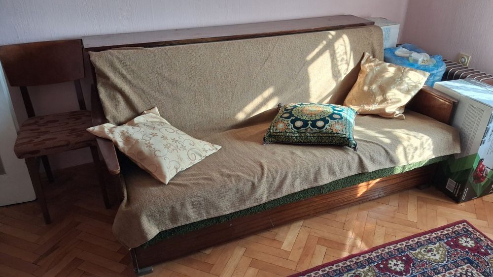 Подарявам диван и секция