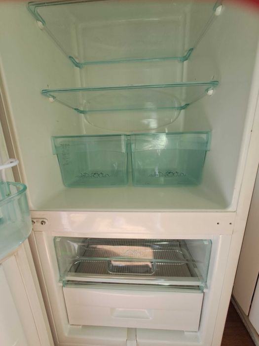 Хладилник с фризер
