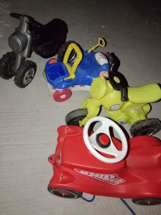 Pachet / Lot Vehicule și Jucării de Exterior pentru Copii