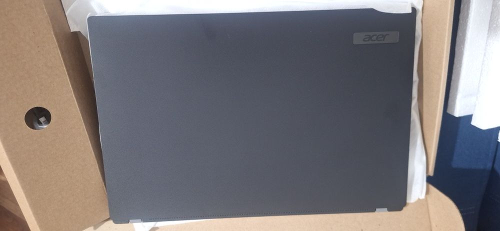 Ноутбук acer      .