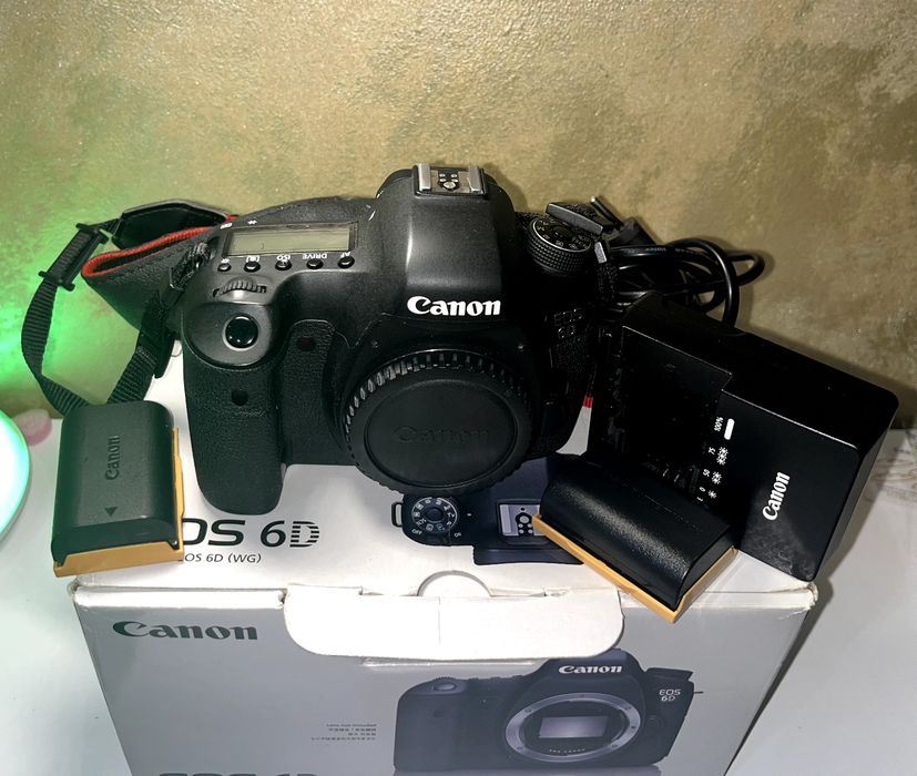 Pachet complet Canon 6D + 2 obiective + blitz Godox — cutii originale