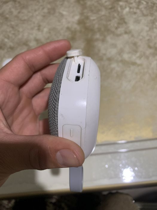 Бумбокс корманный