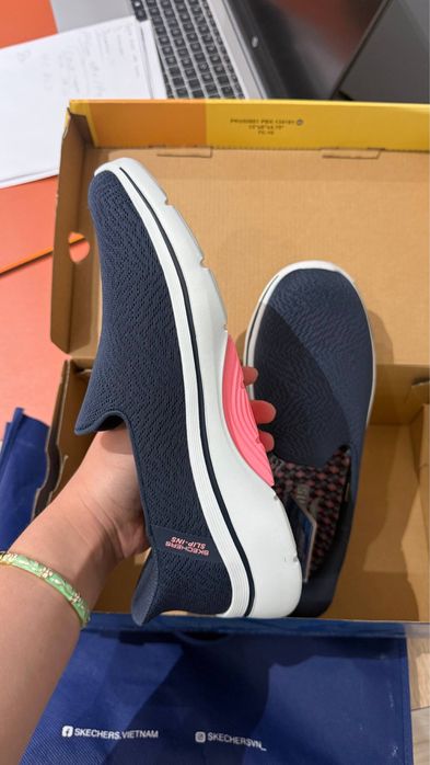 Новые женские кроссовки skechers hands free slip-ins (Оригинал) 38