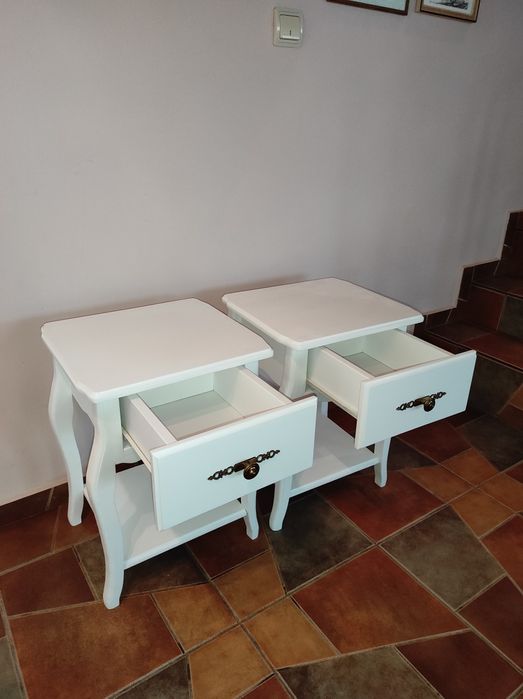 Noptiere din lemn masiv