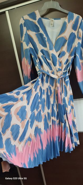 Ефирна рокля плисе