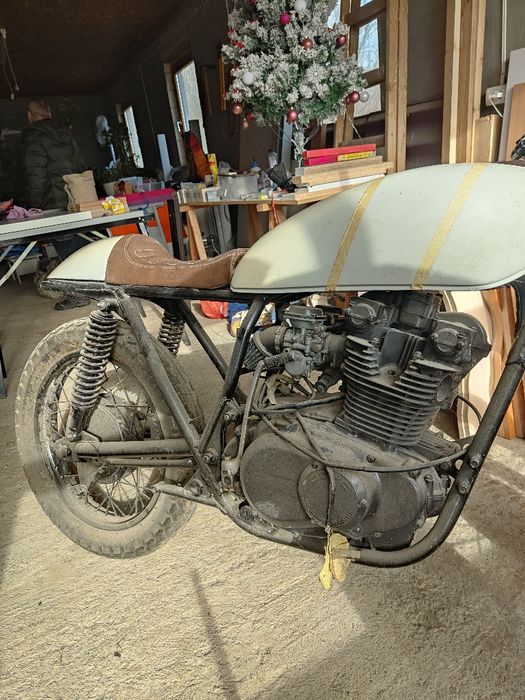 Suzuki GS 400 Proiect Cafe Racer