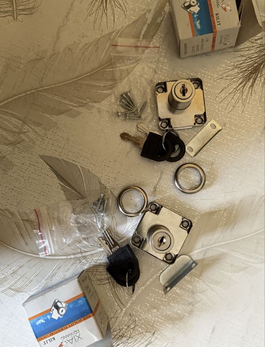 Замок для шкафа или ящика