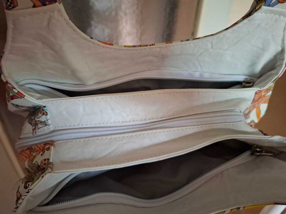 Дамска или момичешка чанта с интересен дизайн, НОВА, с етикет!