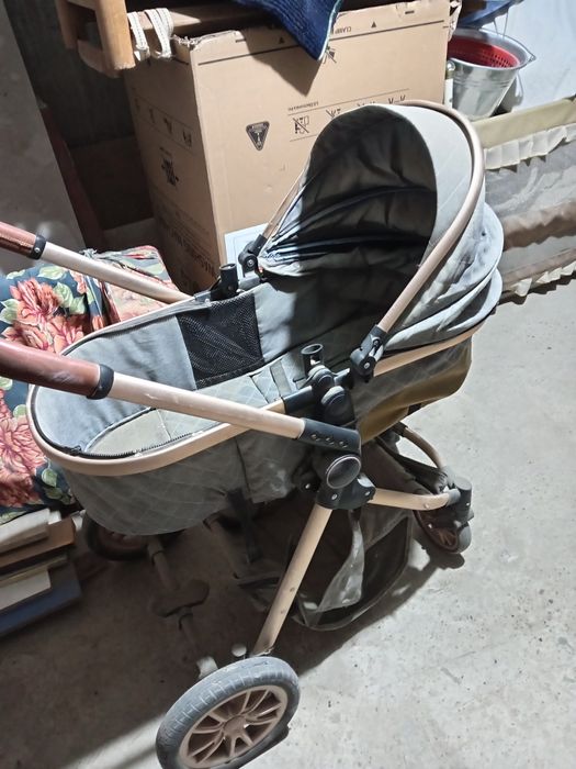 Каляска сотилади