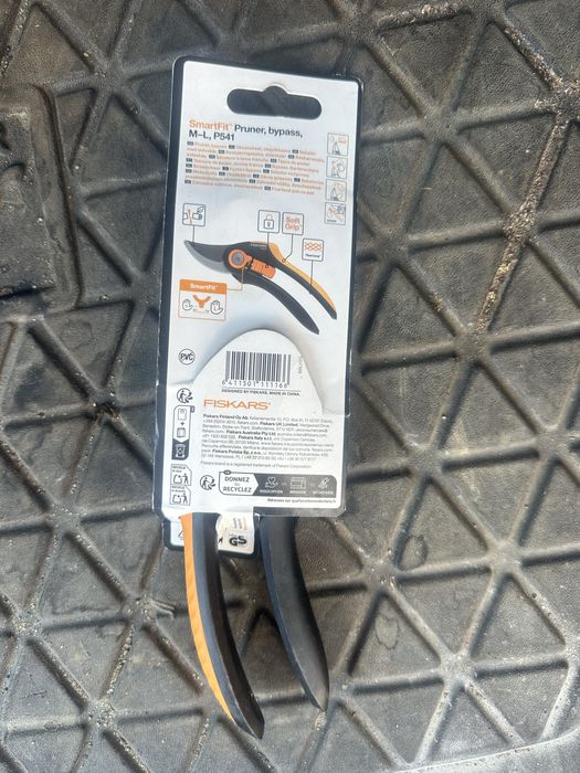 Foarfeca fiskars p541