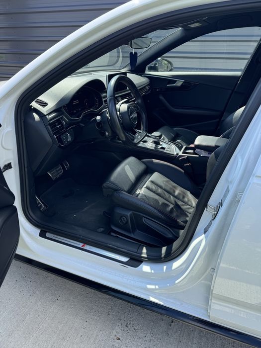 Audi A4B9 s-line virtual cockpit 2.0 150 cp automat full led
